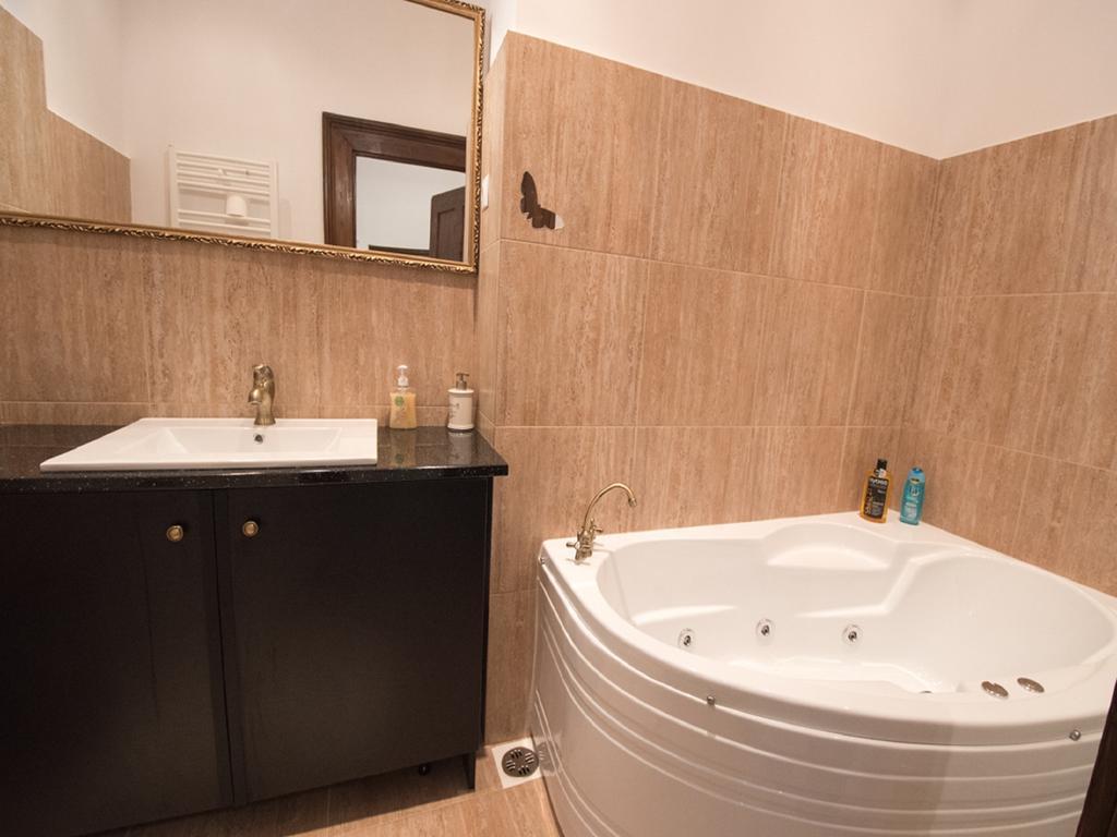 Luxury Central Apartment In 시비우 외부 사진